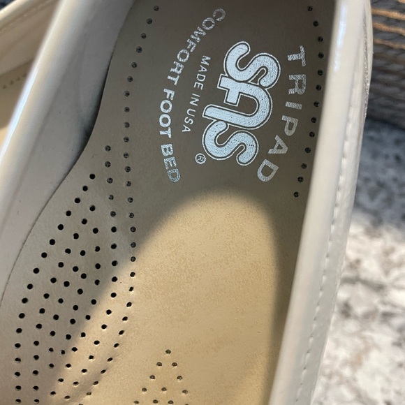 SAS Metro Bone Patent Leather Loafers with Horsebit Detail - Picture 3 of 7